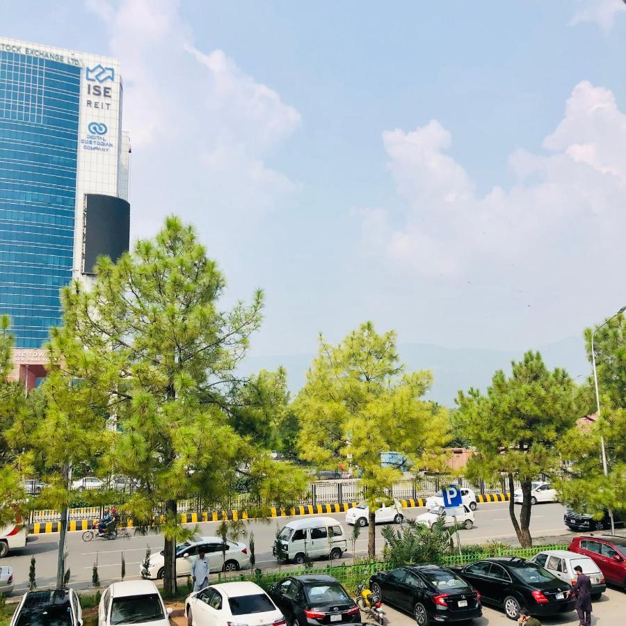 The 108 Hotel Исламабад Екстериор снимка