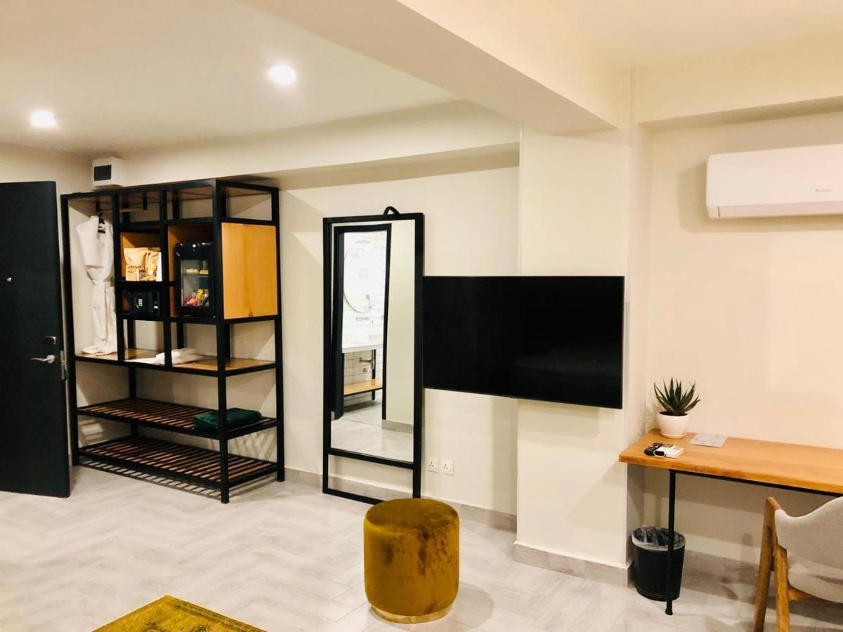 The 108 Hotel Исламабад Екстериор снимка