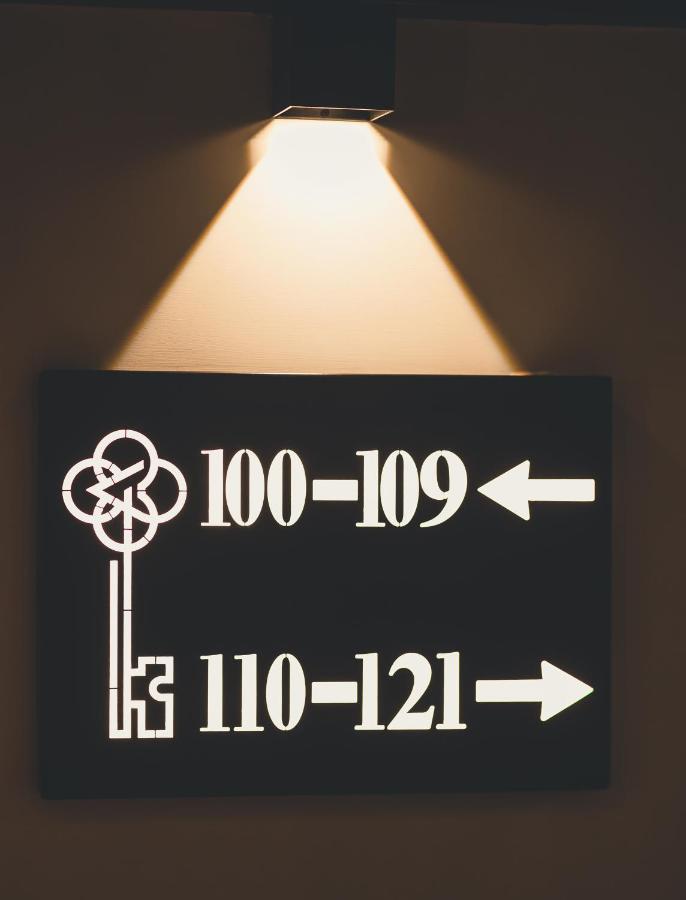 The 108 Hotel Исламабад Екстериор снимка