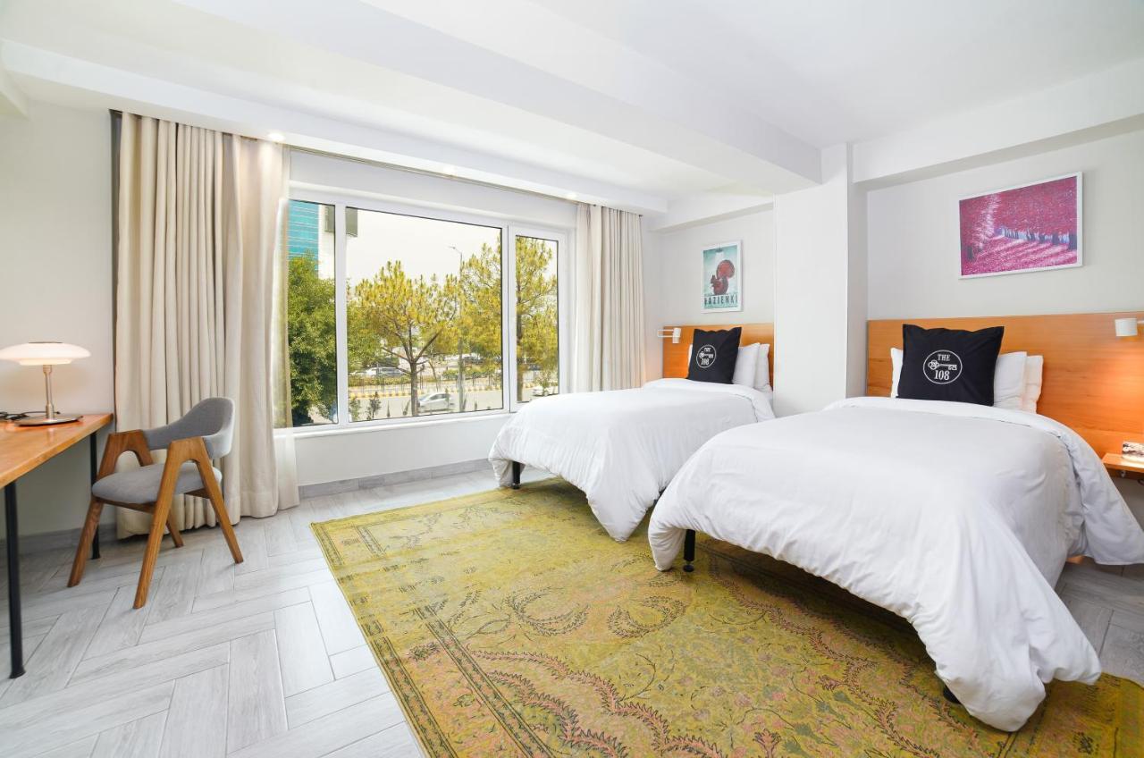 The 108 Hotel Исламабад Екстериор снимка